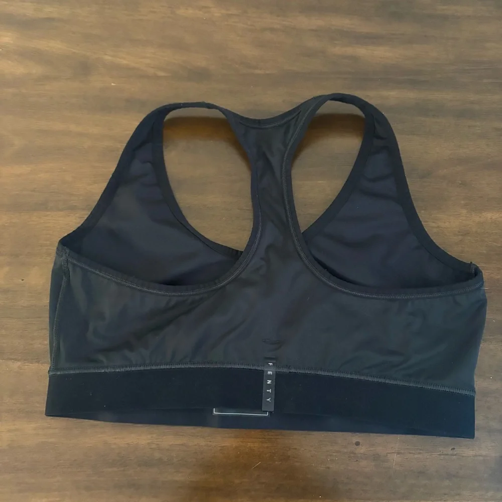 Savage X Fenty Women’s Black Large Sports Bra Workout Gym Non Padded